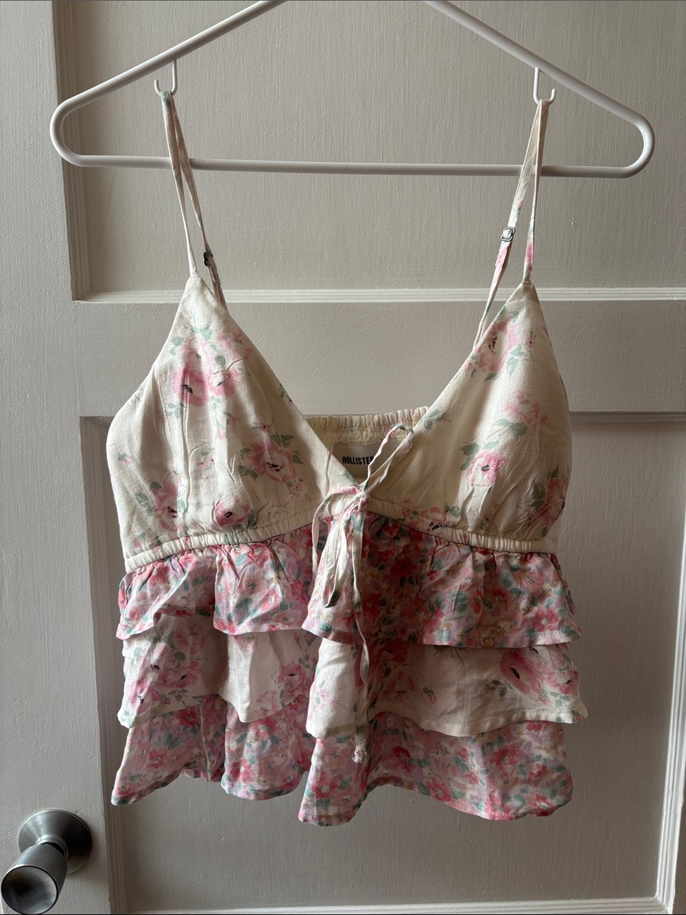 Hollister Cream Floral Ruffle Tie-Front Cami with Pink Accents
